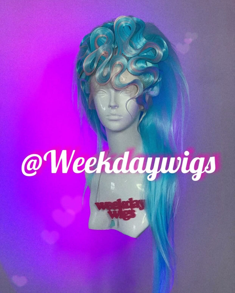 About us. – Weekday-Wigs